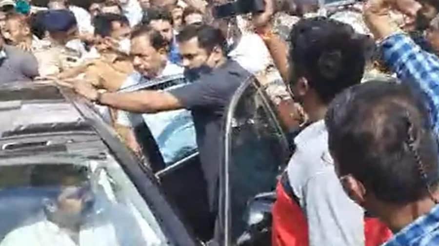 केंद्रीय मंत्री नारायण राणे पुलिस की हिरासत में, CM उद्धव पर दिया था विवादित बयान - Union minister narayan rane detained over slap Uddhav Thackeray remark police say process on for his