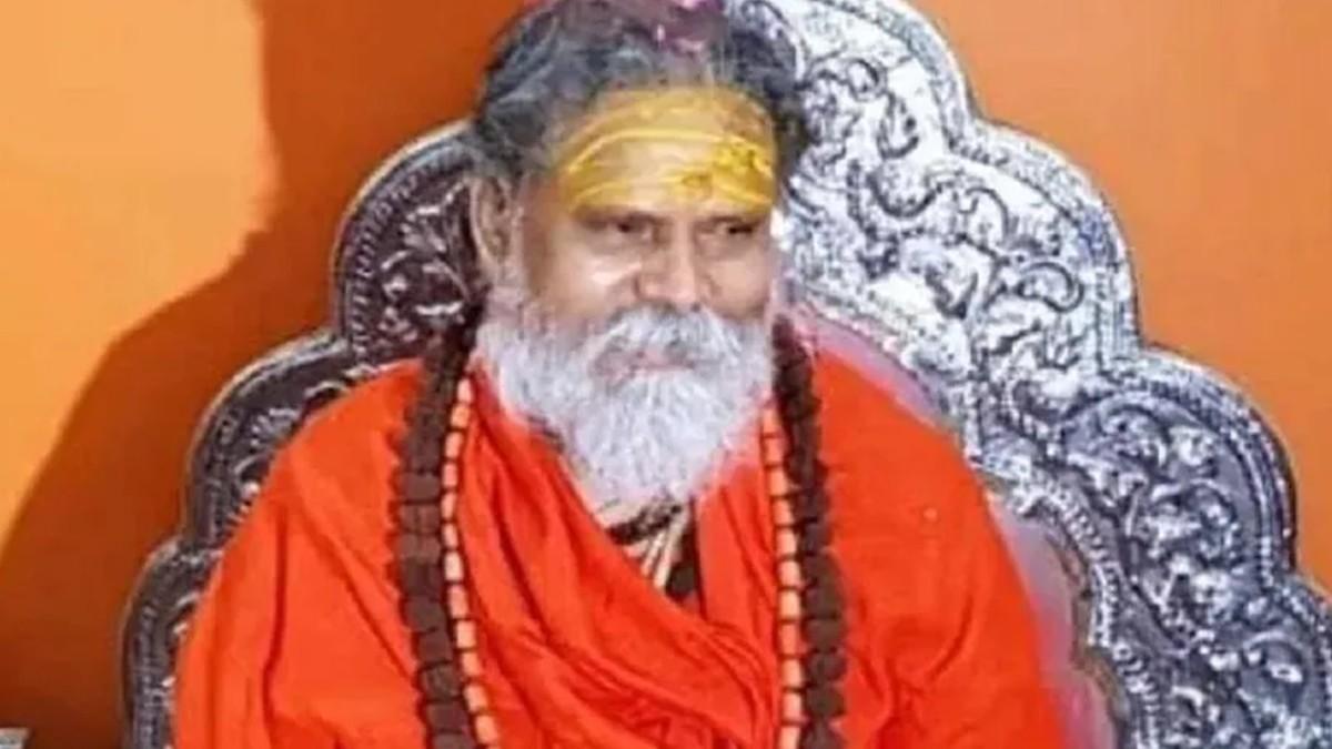 महंत नरेंद्र गिरि (फाइल फोटो) 