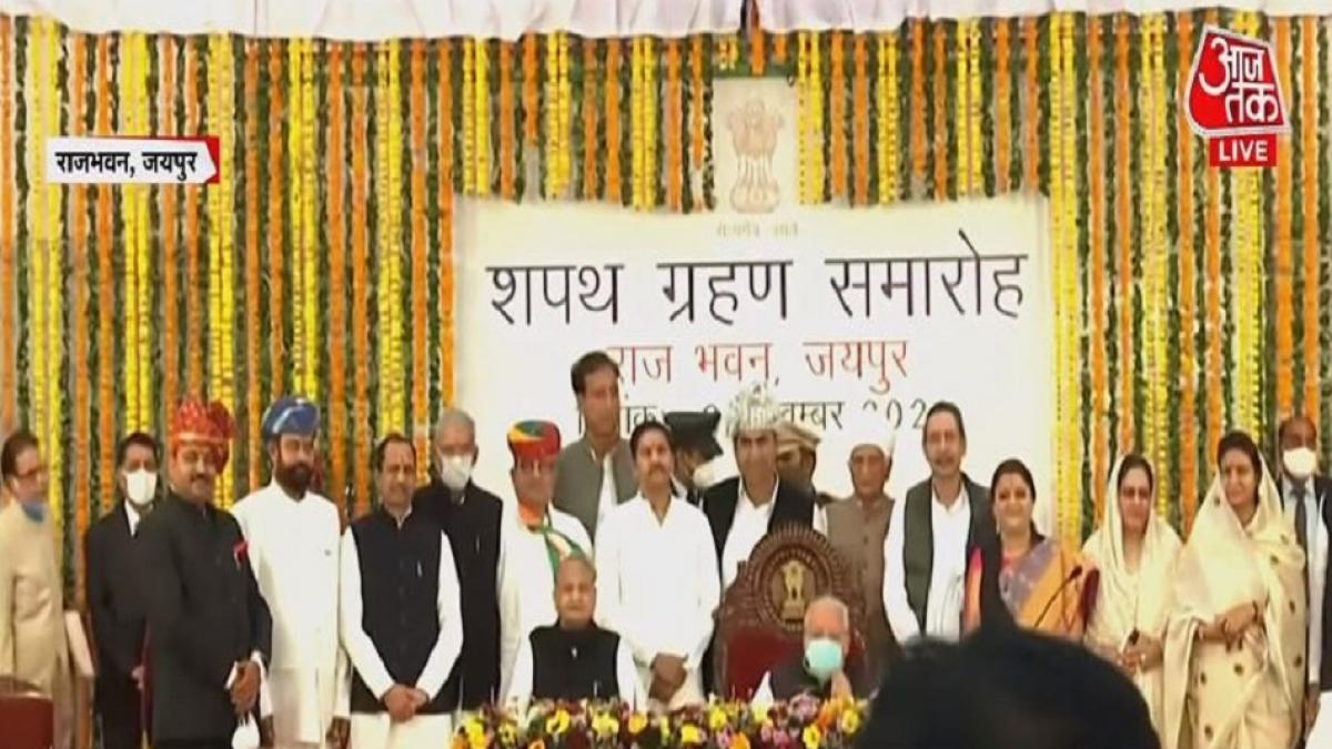 Breaking News in Hindi, 21 November 2021 के मुख्य खबर और समाचार: समर्थकों की नारेबाजी के बीच MLA का शपथग्रहण, राजस्थान में गहलोत कैबिनेट में फेरबदल
