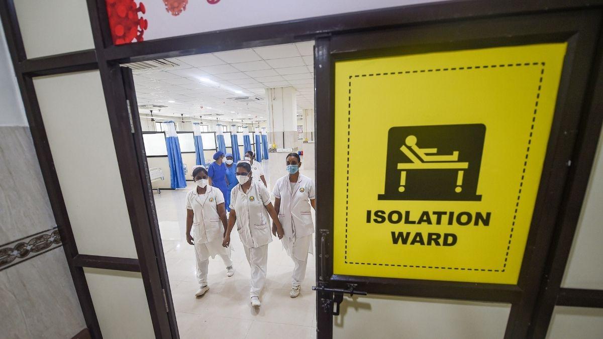 देश में अभी तक ओमिक्रॉन के 23 केस आ चुके हैं. मरीजों और उनके संपर्क में आए लोगों को आइसोलेशन में रखा गया है. (फाइल फोटो-PTI)