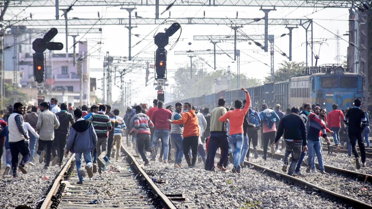 RRB NTPC Exam: बिहार में रेलवे की परीक्षा पर बवाल (PTI फोटो)