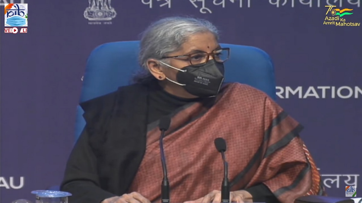 प्रेस कॉन्फ्रेंस में वित्त मंत्री