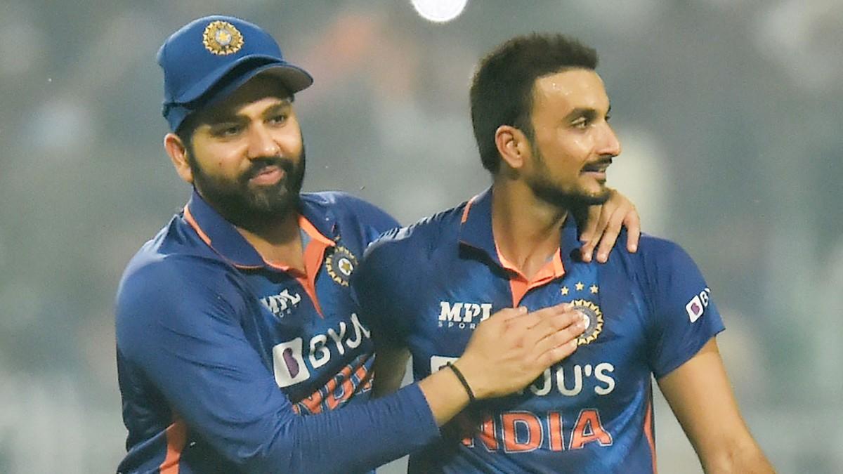 Rohit Sharma and Harshal Patel (Twitter)