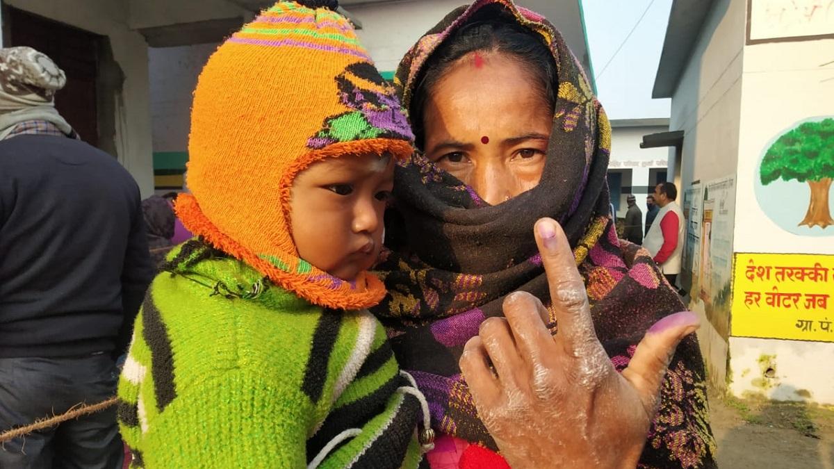 उत्तराखंड में 70 विधानसभा सीटों पर वोटिंग जारी