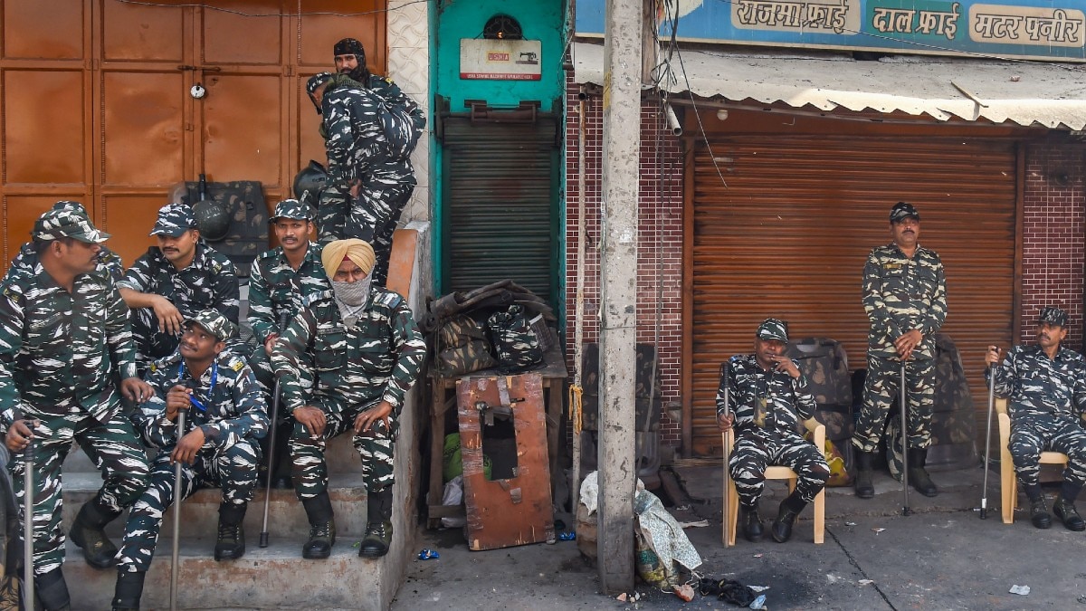 हिंसा के बाद तैनात सुरक्षाबल.