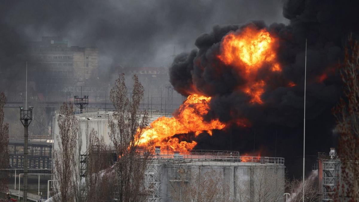 रूसी मिसाइल ने तबाह की यूक्रेन की रिफाइनरी