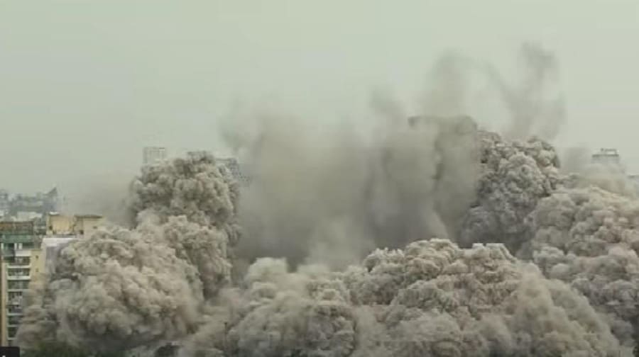 Twin Tower Demolition: 3700 किलोग्राम बारूद से आज जमींदोज होगा सुपरटेक ट्विन टावर - Noida Supertech Twin Tower demolish today Corruption spent cost gunpowder ntc - AajTak
