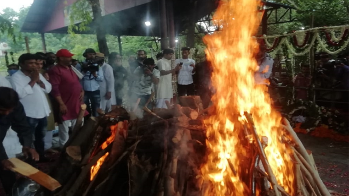 राजू श्रीवास्तव का अंतिम संस्कार