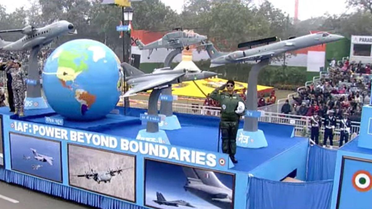 गणतंत्र दिवस पर वायुसेना की झांकी