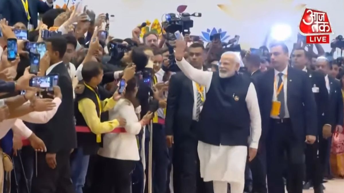 G20 समिट के बाद भारत मंडपम पहुंचे पीएम मोदी