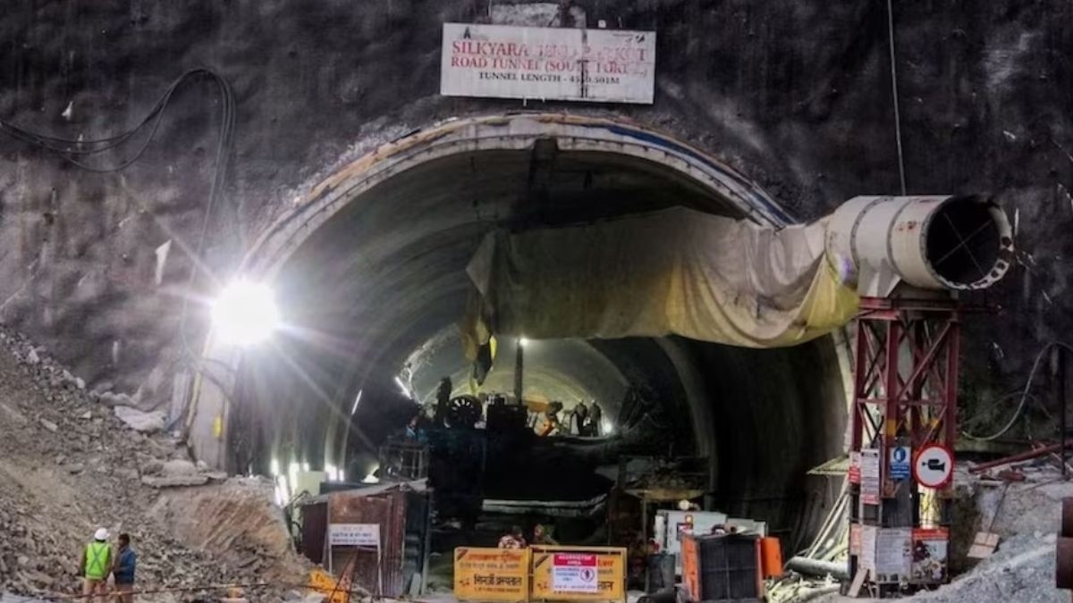 सुरंग में फंसे मजदूरों को निकालने का प्रयास जारी