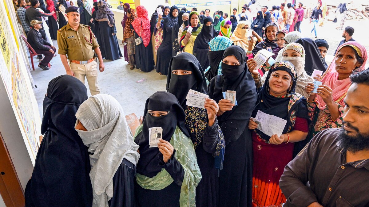 MP में दोपहर 3 बजे तक 60.38 फीसदी वोटिंग हुई (फोटो- PTI)