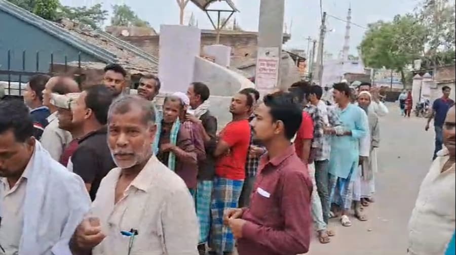 Bihar Lok Sabha Election 2024 Phase 3 Voting: बिहार में 56.81 फीसदी मतदान, 5 सीटों पर हुई थी वोटिंग - Bihar Lok Sabha Election 2024 Phase 3 Voting Live Voting begins on