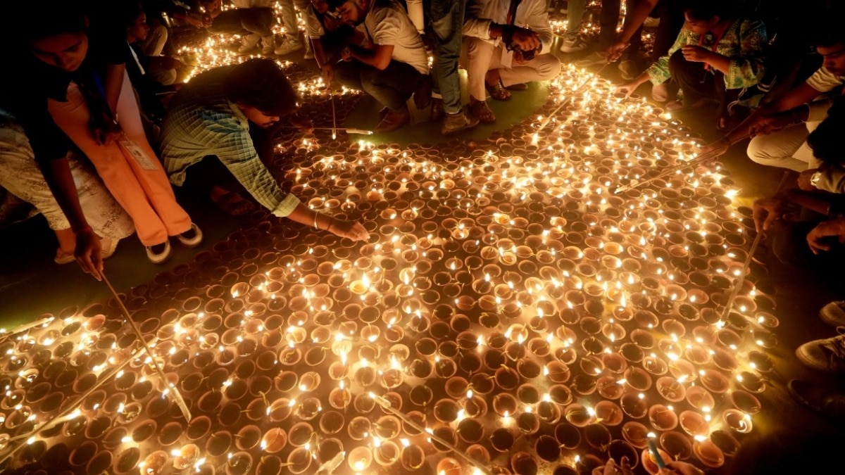 28 लाख दीयों से अयोध्यानगरी जगमगा उठी