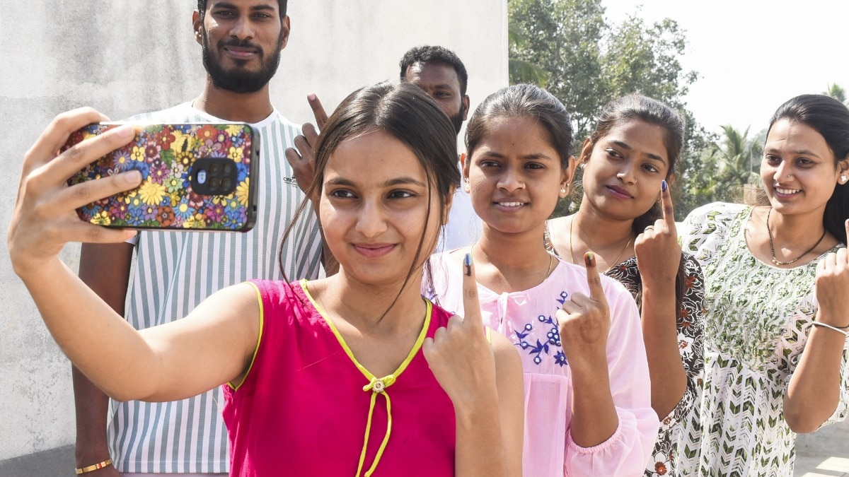 महाराष्ट्र में वोटर्स में मतदान के लिए गजब का उत्साह नजर आया