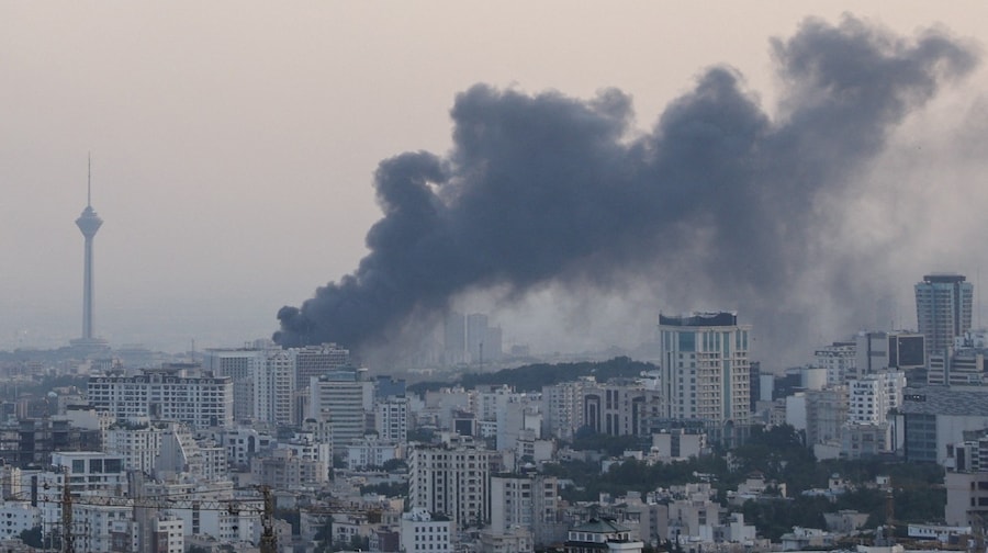 Israel-Iran War LIVE Updates: ट्रंप की धमकियों के बाद न्यूक्लियर डील पर एक्टिव ईरान, EU नेताओं संग करेगा बैठक, आज UNSC की भी अहम मीटिंग - Israel Iran War Live Updates America