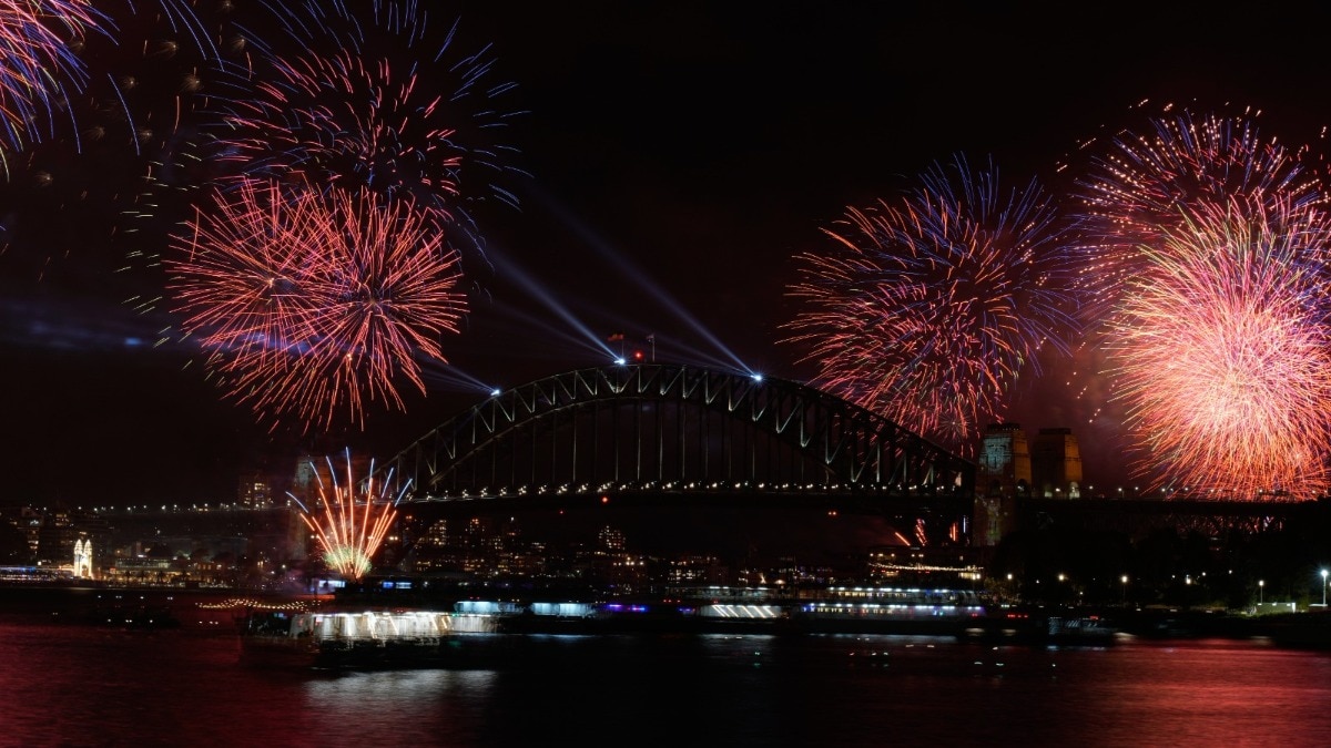 दुनियाभर में नए साल का इंतजार (Photo: AP)