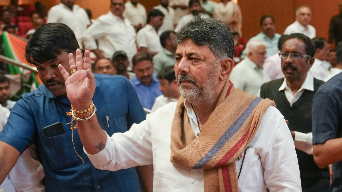 आज कर्नाटक सीएम की गद्दी पर बैठेंगे डीके शिवकुमार (Photo: PTI)