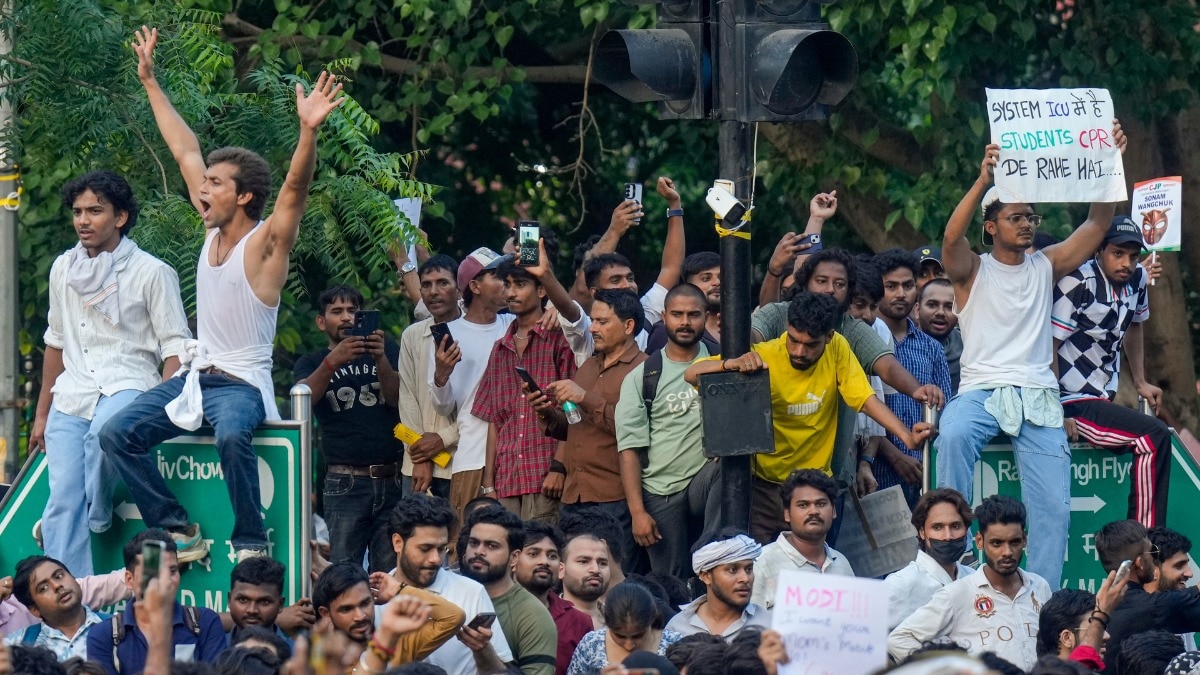 देशभर के बड़े शहरों में फैला छात्र आंदोलन (Photo: PTI)