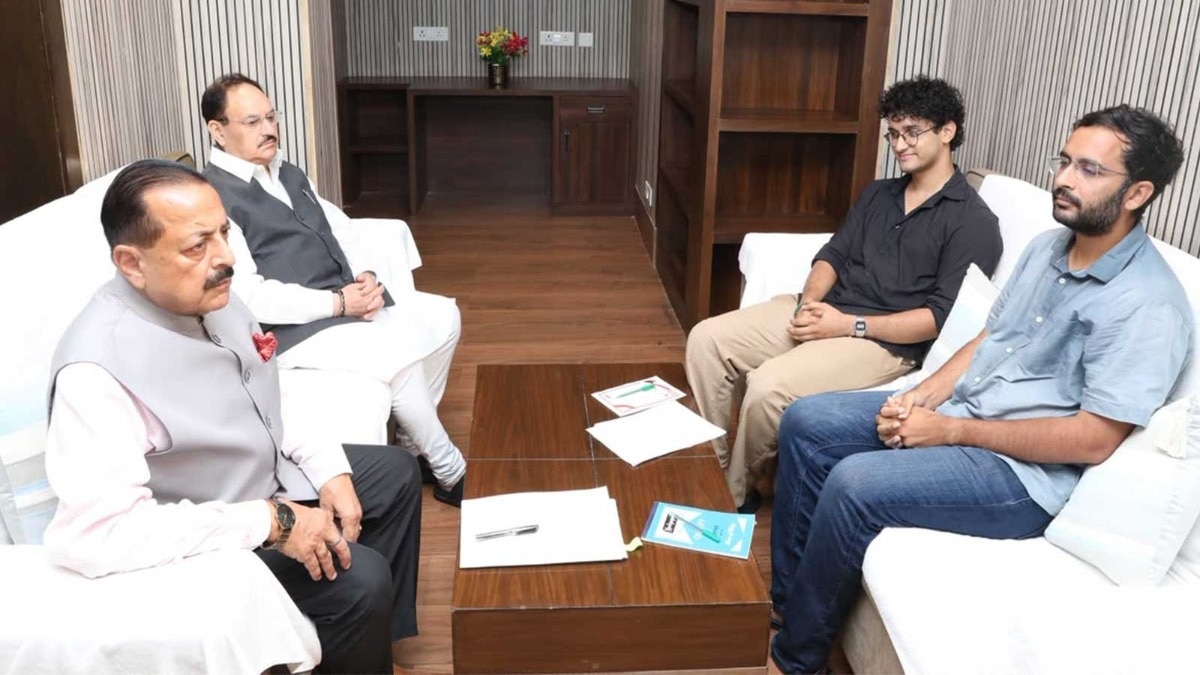 Cnetre Representative in talks with CJP Delegation at Constitution Club Delhi