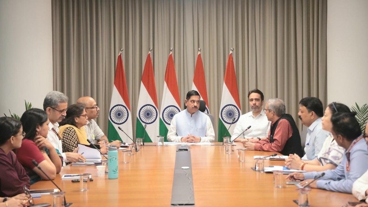 धर्मेंद्र प्रधान की जगह प्रह्लाद जोशी को शिक्षा मंत्री नियुक्त किया गया है. (Photo- X/@JoshiPralhad)