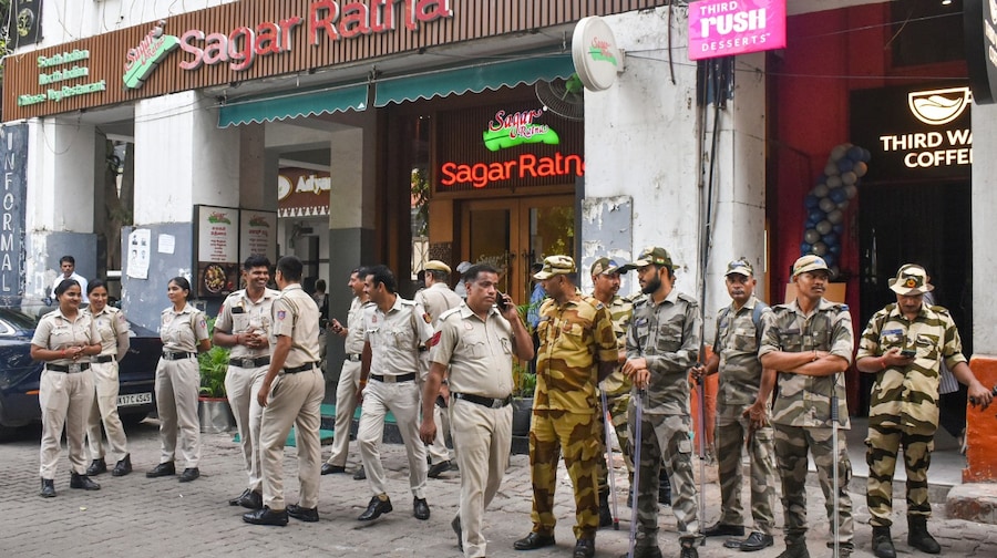 दिल्ली में प्रदर्शन से पहले सुरक्षा कड़ी कर दी गई है (Photo: PTI)
