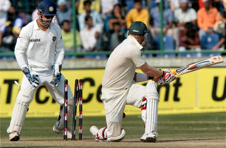 सहवाग की शानदार गेंदबाजी