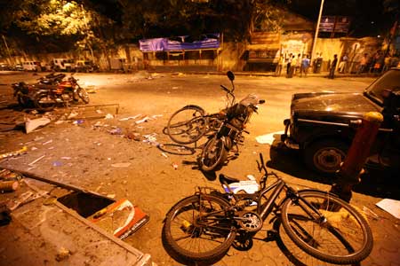 आतंकवादी हमलों से दहल उठी मुंबई