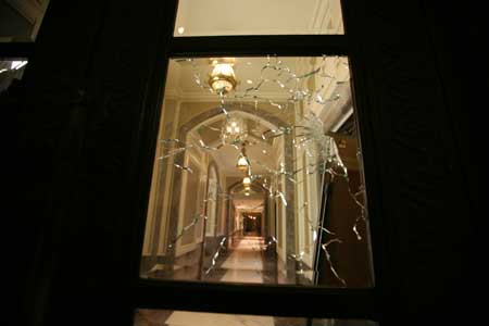 आतंकवादी हमलों से दहल उठी मुंबई