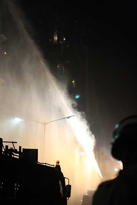 आतंकवादी हमलों से दहल उठी मुंबई