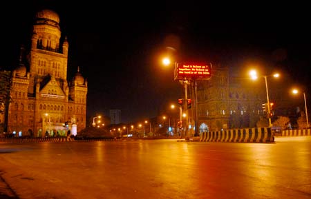 आतंकवादियों के धमाकों से दहली मुंबई