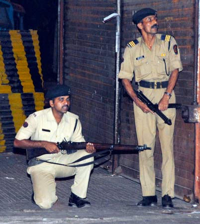 आतंकवादियों के धमाकों से दहली मुंबई