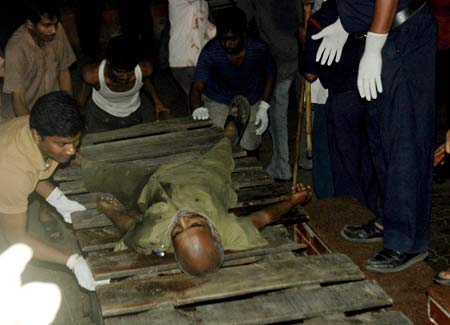 आतंकवादियों के धमाकों से दहली मुंबई