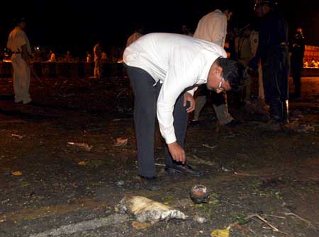 आतंकवादियों के धमाकों से दहली मुंबई