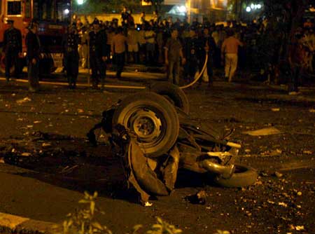 आतंकवादियों के धमाकों से दहली मुंबई