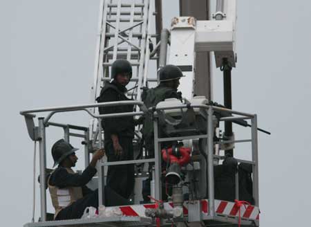 एनएसजी के कमांडो ने ताज को मुक्‍त कराया