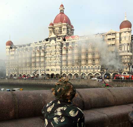 एनएसजी के कमांडो ने ताज को मुक्‍त कराया