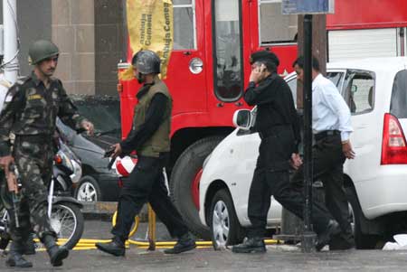 एनएसजी के कमांडो ने ताज को मुक्‍त कराया