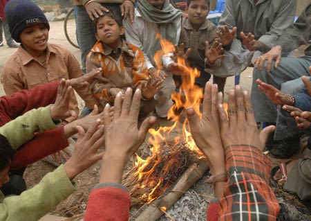 ठंड की चपेट में उत्तर भारत