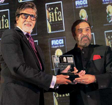 अवार्ड समारोह में अमिताभ