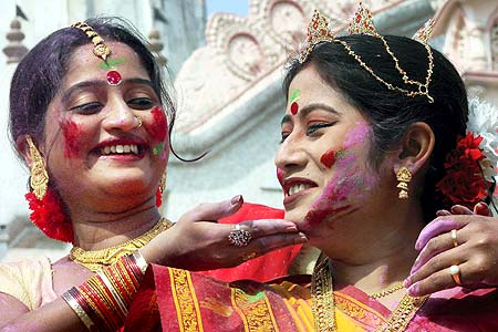 बुरा न मानो होली है