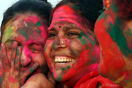 बुरा न मानो होली है