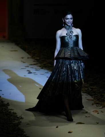 दिल्‍ली में बिखरा फैशन का जलवा