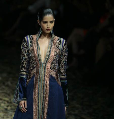 दिल्‍ली में बिखरा फैशन का जलवा