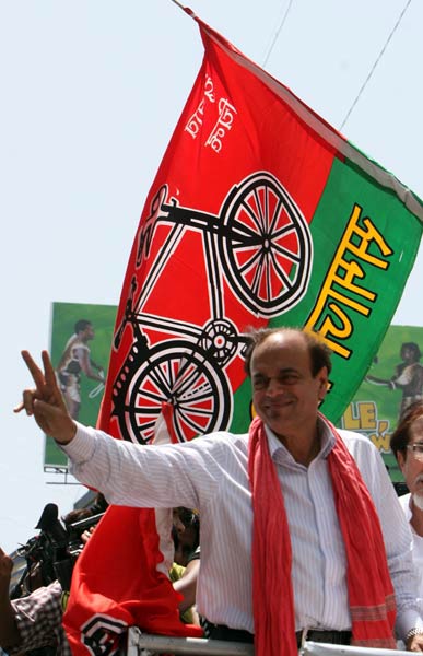 अबु आजमी के साथ चुनाव प्रचार करतीं जया बच्‍चन