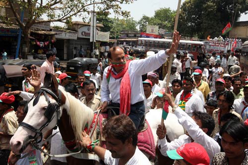 अबु आजमी के साथ चुनाव प्रचार करतीं जया बच्‍चन