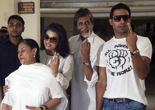 देशभक्ति के रोल में बॉलीवुड के सितारे