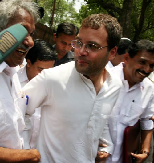 मनमोहन सीसीपी के नेता निर्वाचित