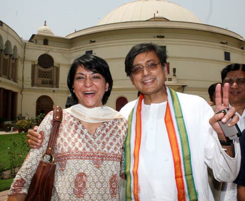 मनमोहन सीसीपी के नेता निर्वाचित