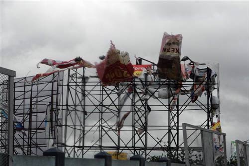 काश! न आया होता 'आएला'